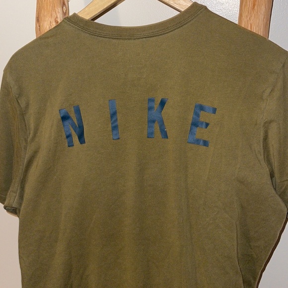 Nike Golf DriFit T-shirt - Picture 3 of 4
